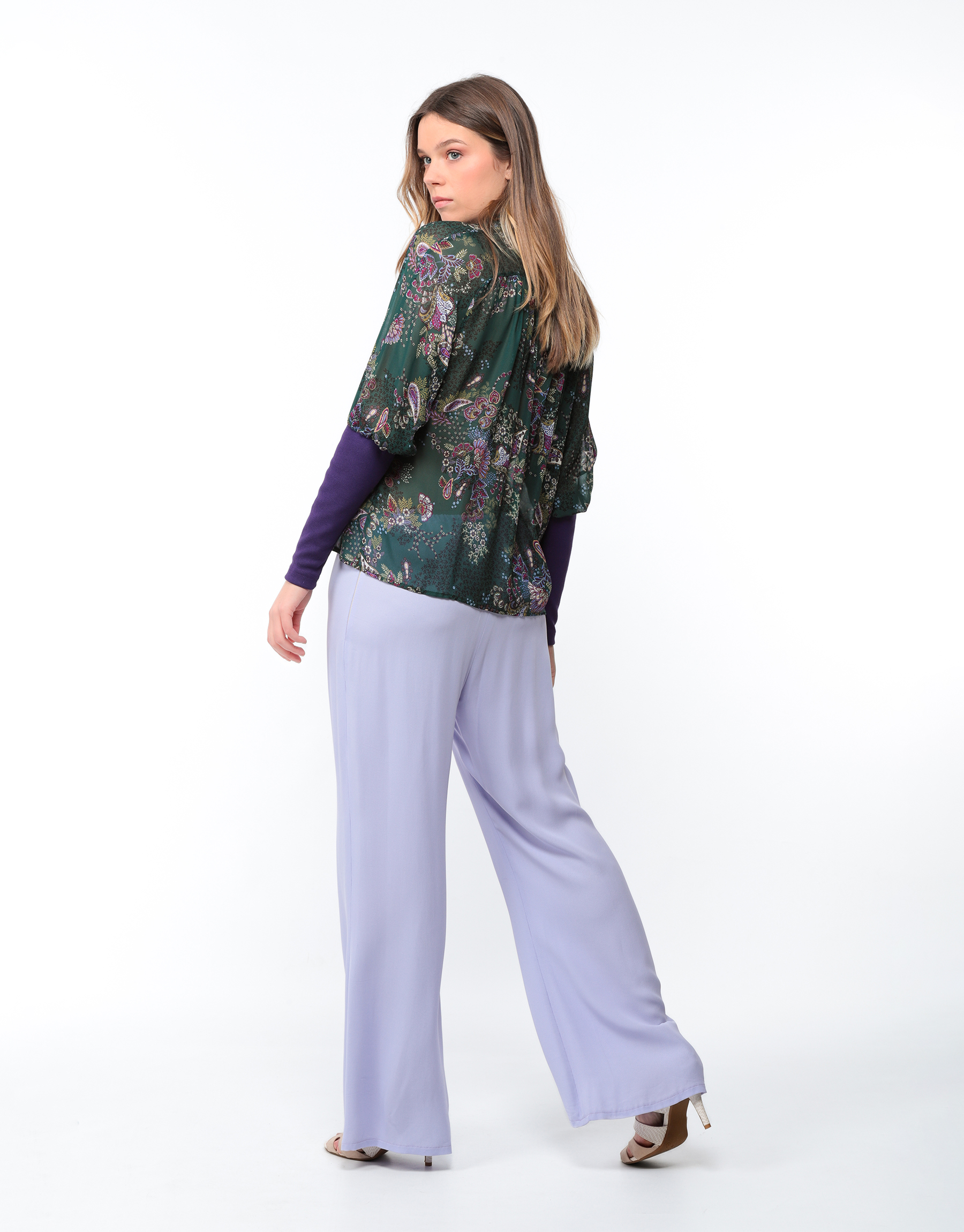 Flowing summer trousers in cotton crepe and white viscose or viscose and lilac silk 